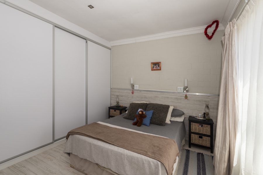 5 Bedroom Property for Sale in Blue Lagoon Western Cape